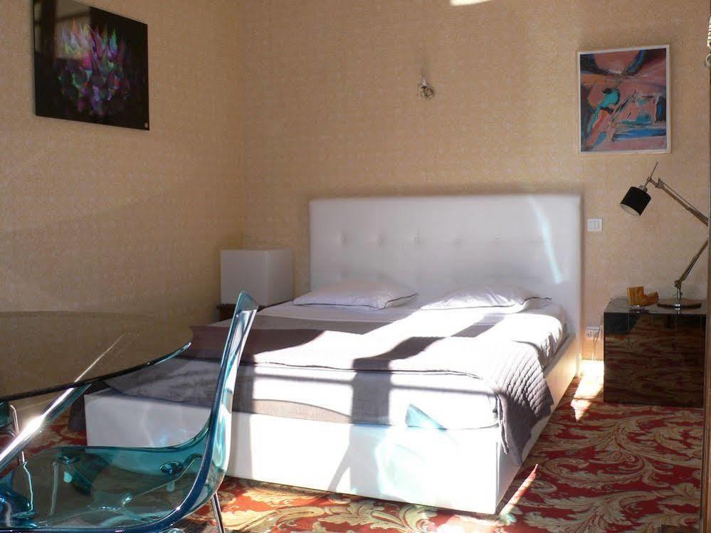 Ermitage De Peyreleau Bed & Breakfast Dış mekan fotoğraf